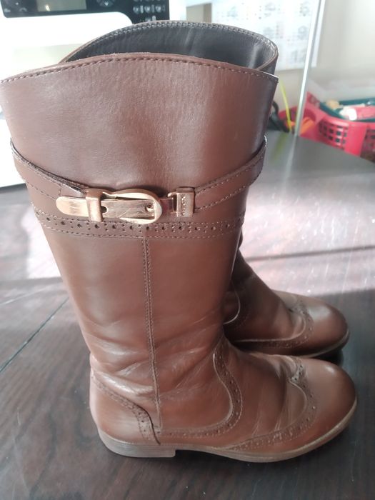 Botas altas Geox, em pele castanha, Tam. 31