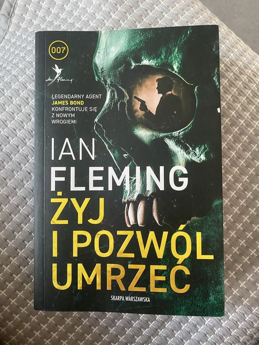 Powieść „Żyj i pozwól umrzeć” Ian Fleming