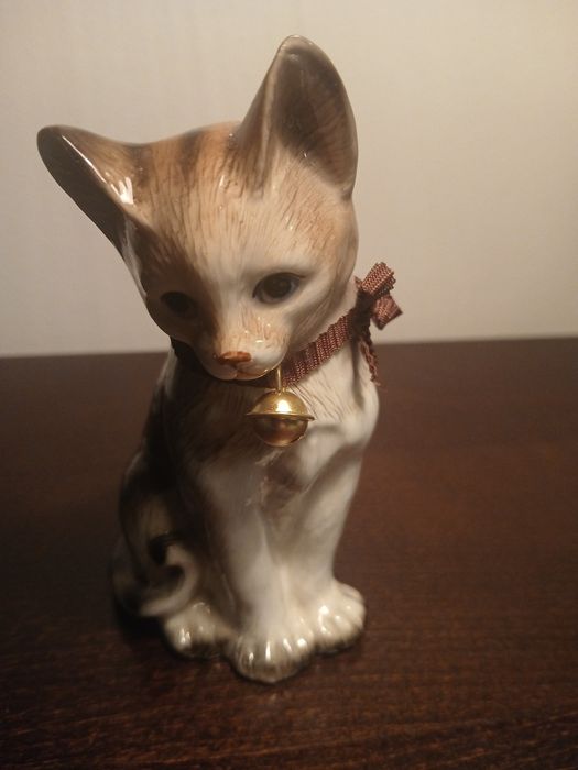 Prześliczna figurka kotka