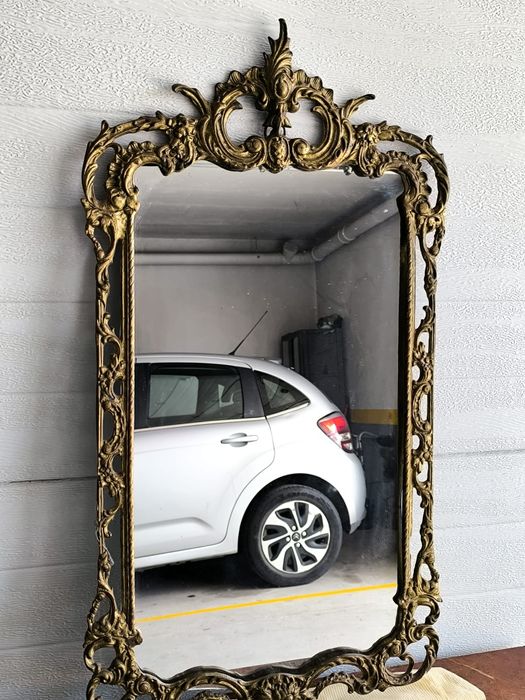 Credencia antiga em latão mesa em pedra marmore e espelho