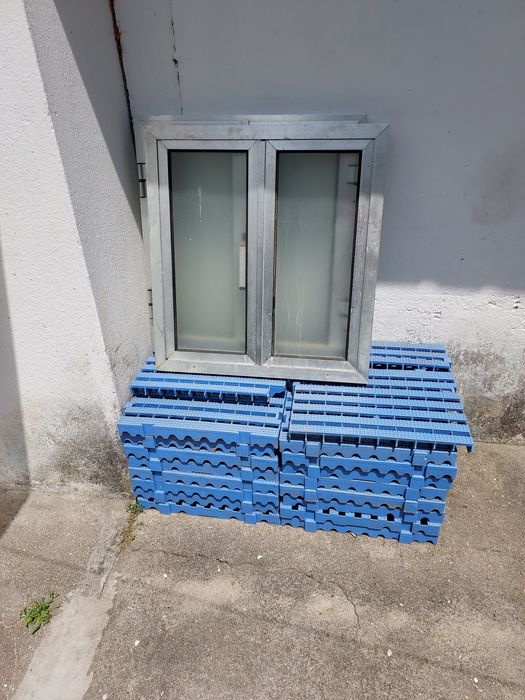 Batoneira nova, janelas semi novas com as medidas