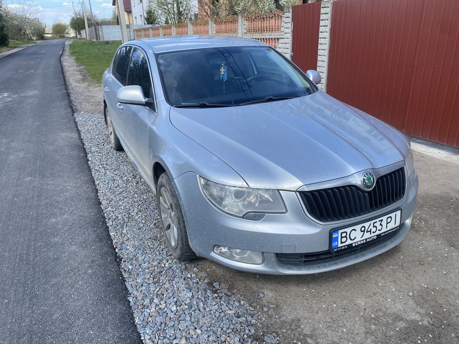 Шкода суперб піля незначного дтп