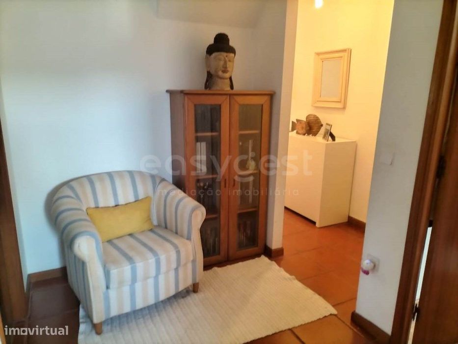 Apartamento T3 com Sótão Amplo com uma área total de 194 m2 Espaço ... — São Martinho Do Bispo E Ribeira De Frades, Coimbra