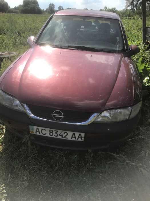 Продам машину Opel Vektra на ходу