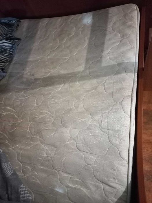 Двоповерхове ліжко з матрацами