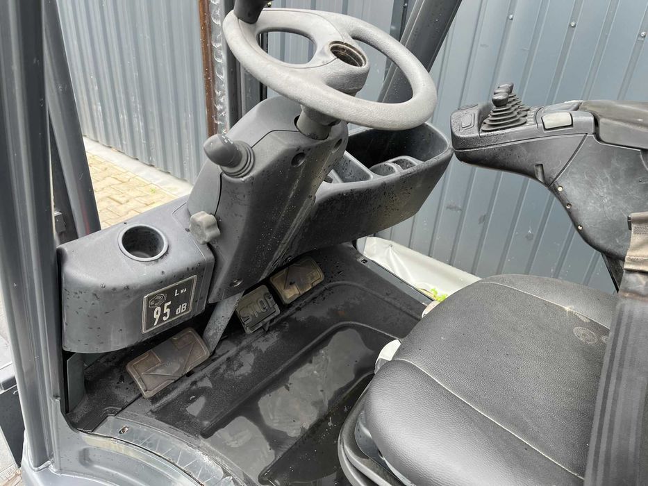 Wózek widłowy LINDE H20T-01, 2000 kg, LPG, nowe opony