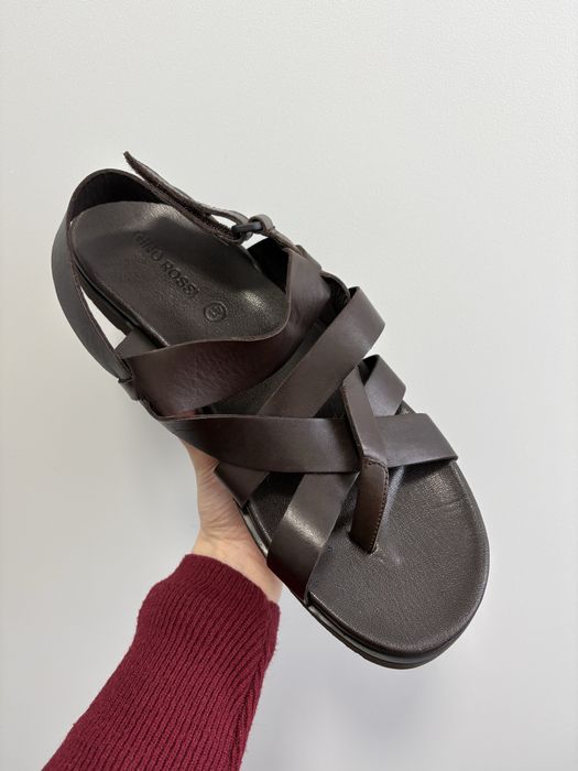 Skorzane sandały Gino Rossi