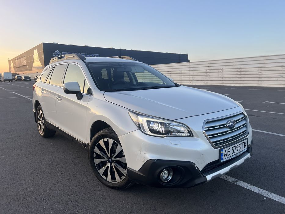 Subaru Outback 2015 Офіційний автомобіль