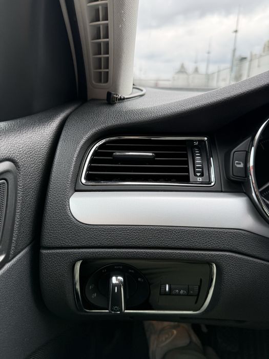 SKODA SUPERB 2012 (флагман, вище клас за OCTAVIA)