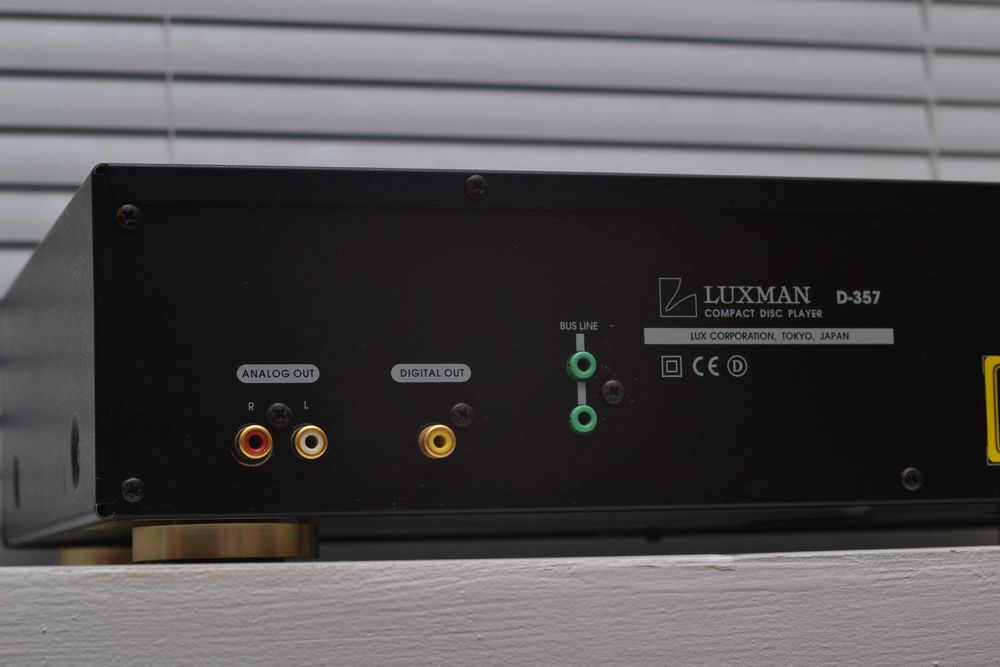 CD проигрыватель LUXMAN D-357