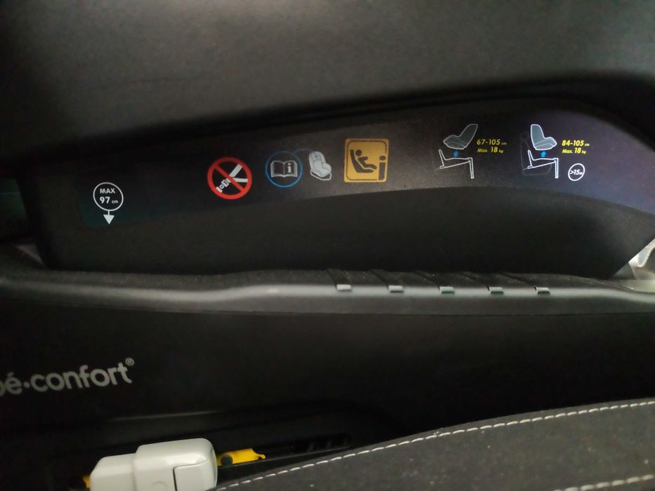 Pack Cadeira Auto Bébé Confort + Base ISOFIX (até 18kg) – Excelente estado