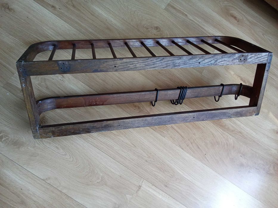 Stary drewniany wieszak ścienny na ubrania. Art deco.