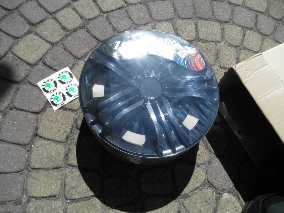 Kołpaki 15" oryginalne JESTIC FUN BLACK- NOWE. Komplet SKODA.
