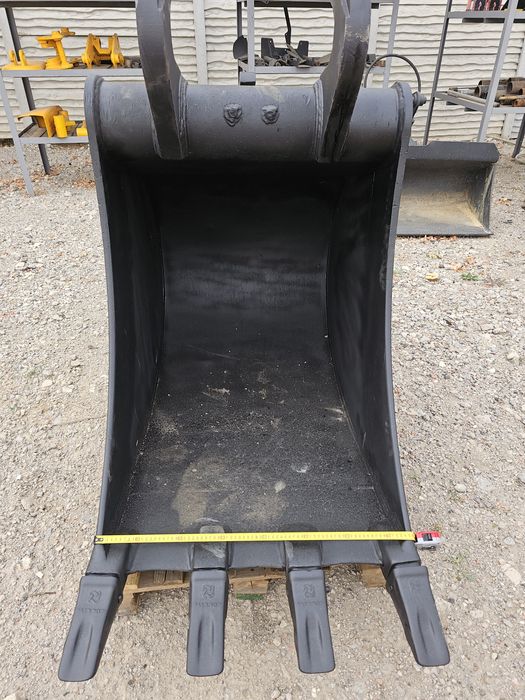 Продам  ковш  до  JCB моделей JS