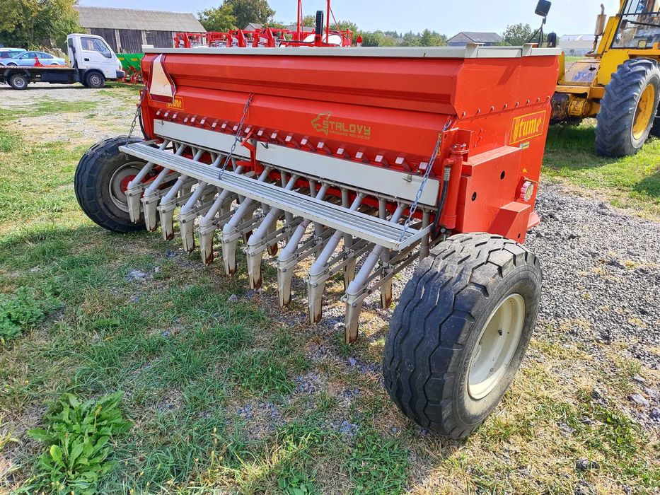 Siewnik zbożowy z rozsiewaczem nawozu Tume HKL 250 B 2,5m