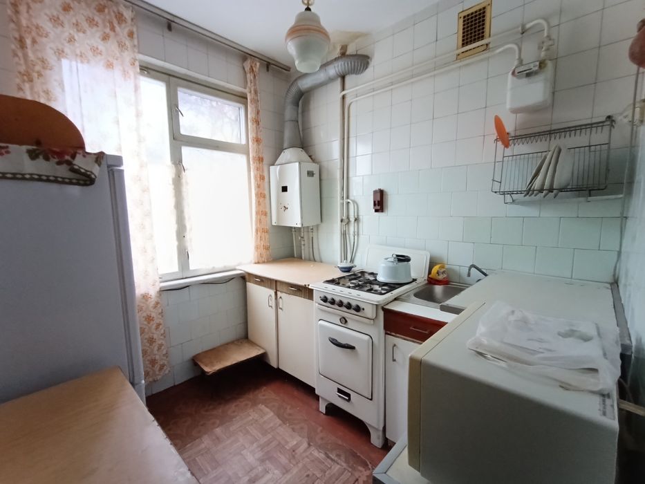 3-кімнатна 3/5 63м, брежнівка