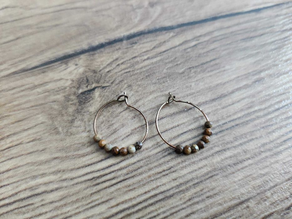 Kolczyki kółka złote kamienie tygrysie oko Tatuum