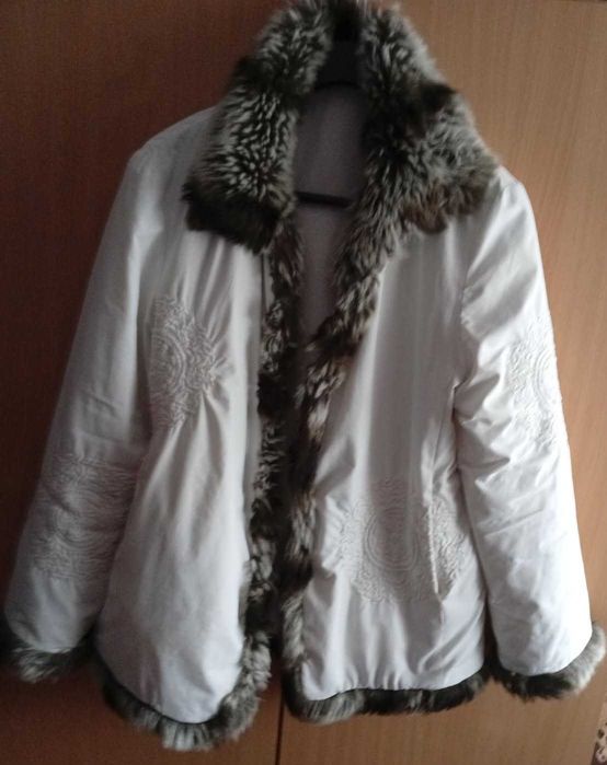 Kurtka obszyta sztucznym futerkiem