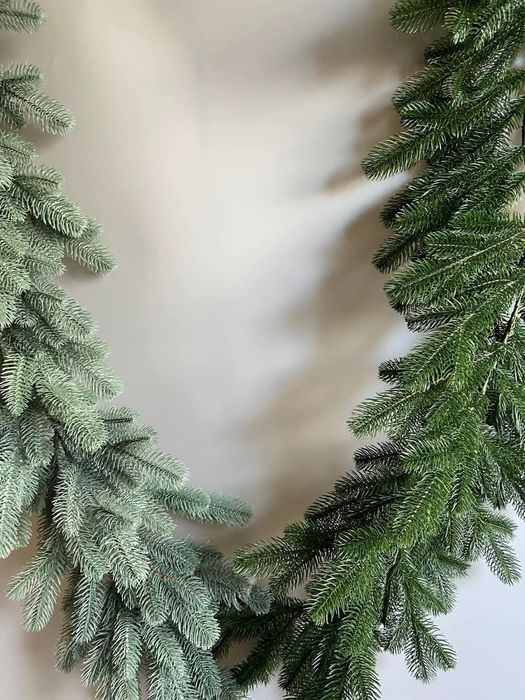 Хвойна гірлянда-вінок