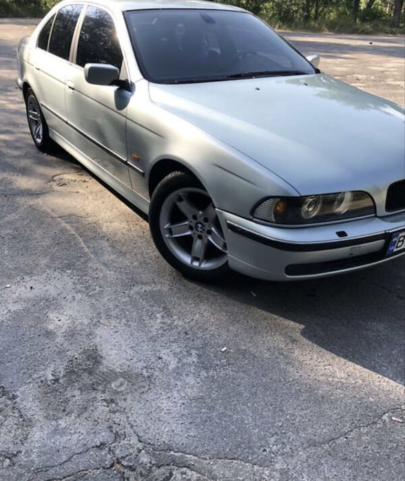 BMW e39 в отличном состояние без вложение не крашеная