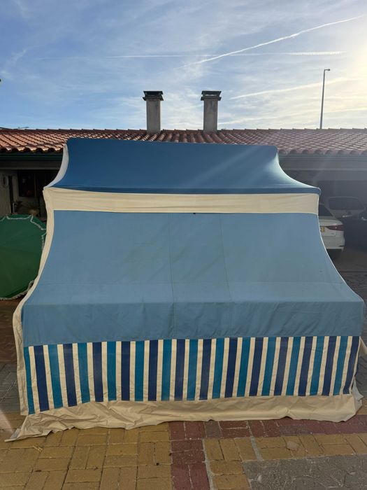 Auto-tenda Grou em bom estado com 2 quartos + 1 sala + avançado