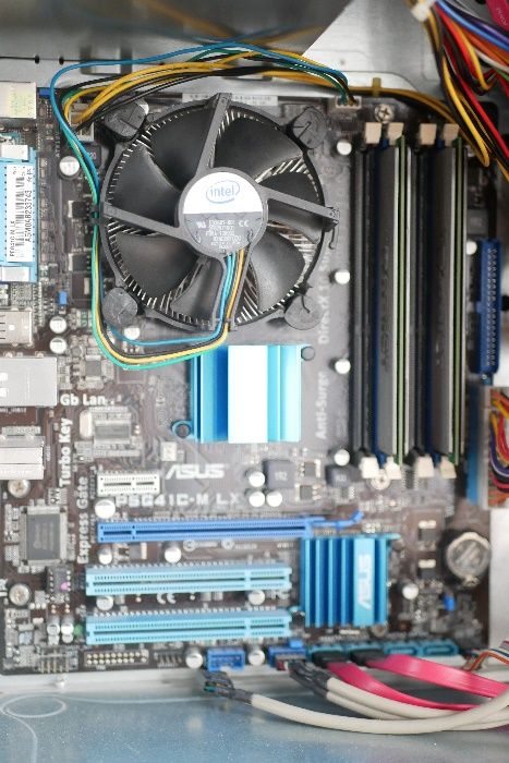 Komputer Asus P5G41C-M LX C2D 3,00 GHz 4GB RAM HD 80GB