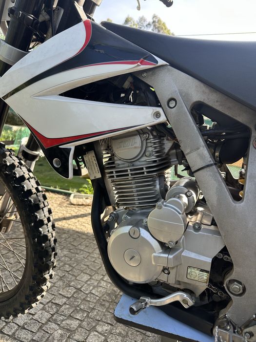 AJP 125cc Enduro
