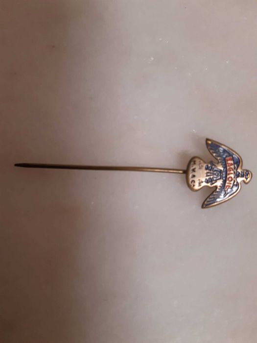 PIN comemorativo das massas lubrificantes Eagloil, anos 1940