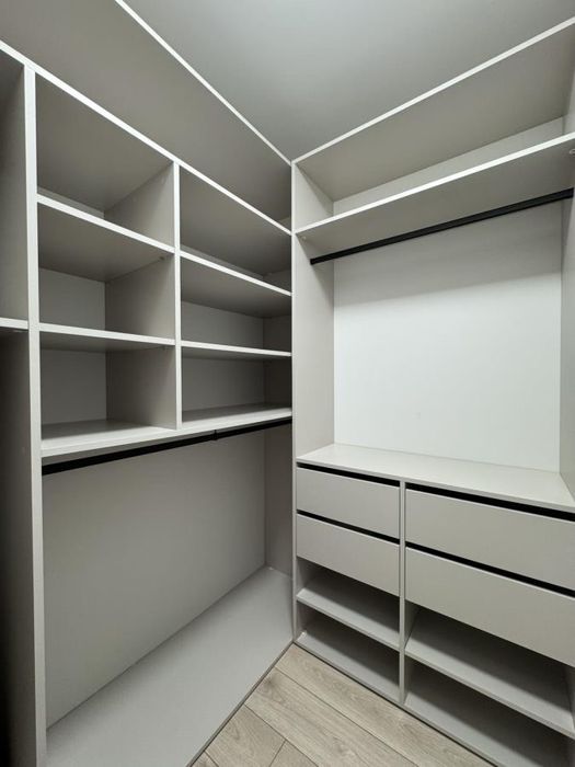 2к з дизайнерським ремонтом в самому центрі міста