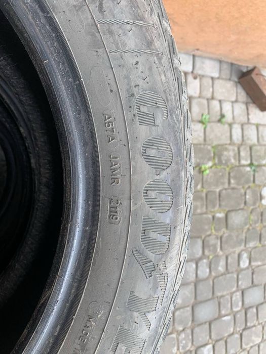 Шини GoodYear 235/55r17