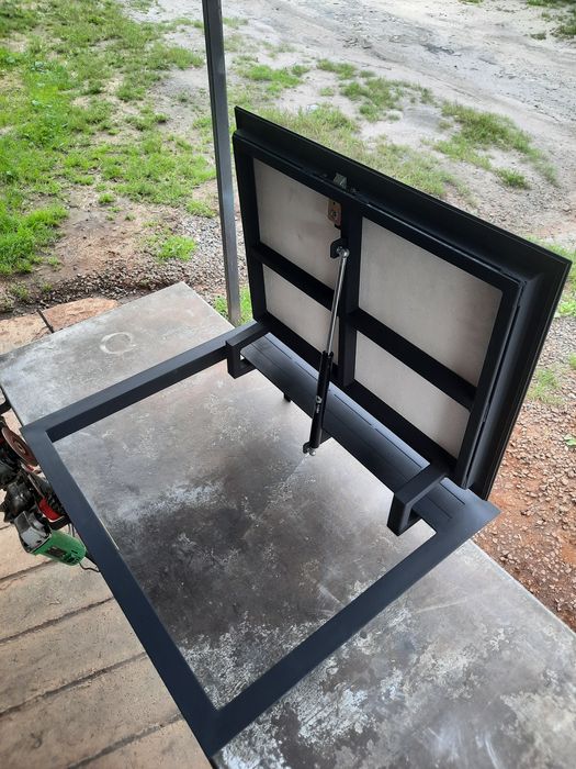 Люк /підлоговий /під плитку/ревізійний/двері металеві/з металу/кришка