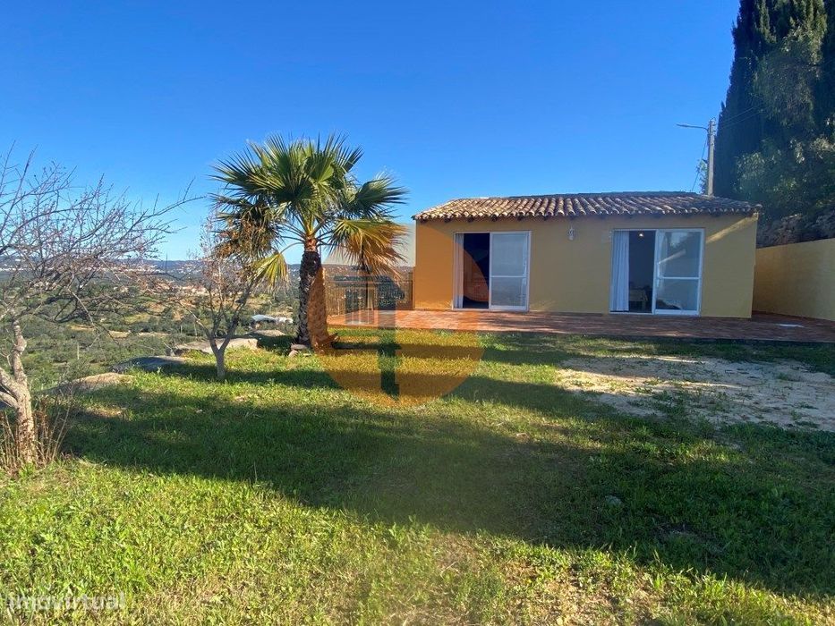 Moradia T2 com amplo Terreno em Estoi - Faro