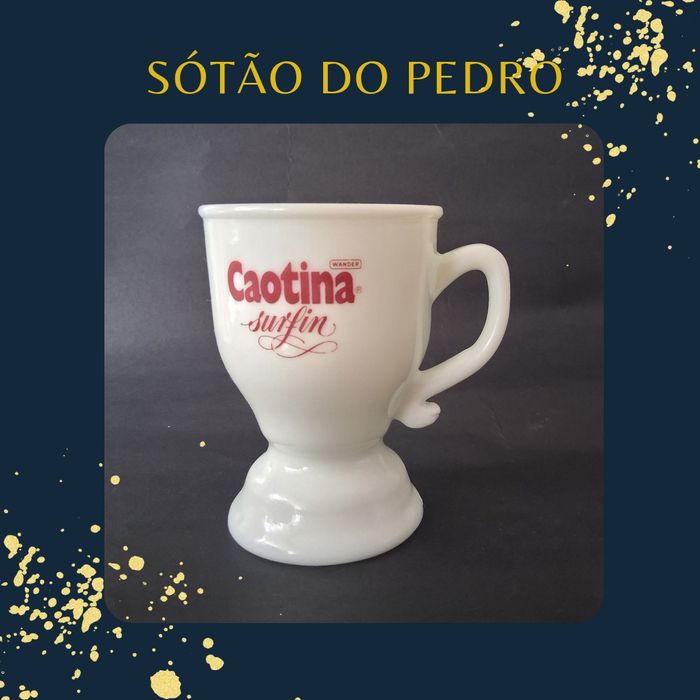 Chávena de vidro leitoso vintage