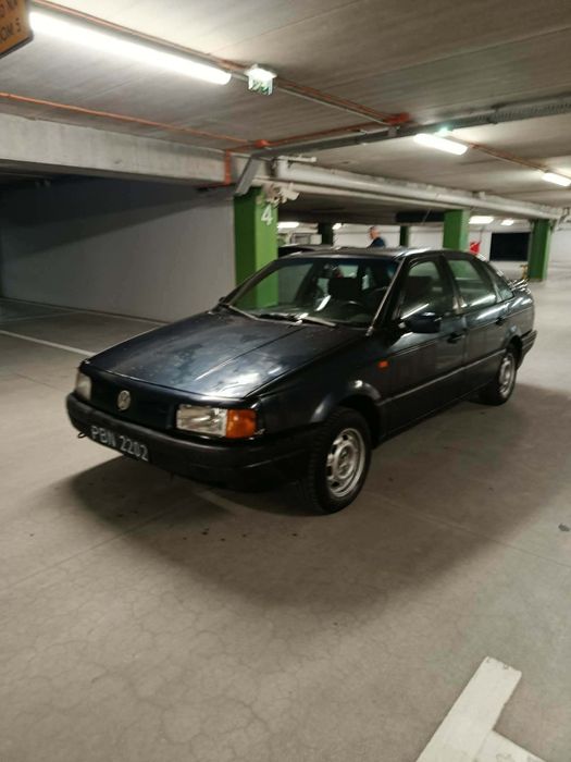 Sprzedam klasyka Volkswagen Passat B3 1.8 benzyna mały przebieg