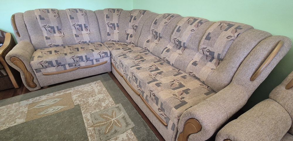 Narożnik ze schowkiem i funkcją spania plus fotel