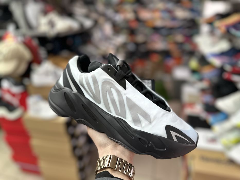 adidas yeezy boost 700 mnvn - купити чоловіче взуття - Ціна