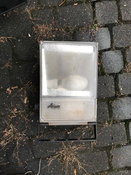 lampa oświetleniowa