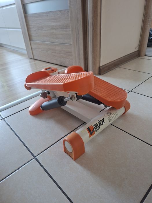Steper z wyświetlaczem