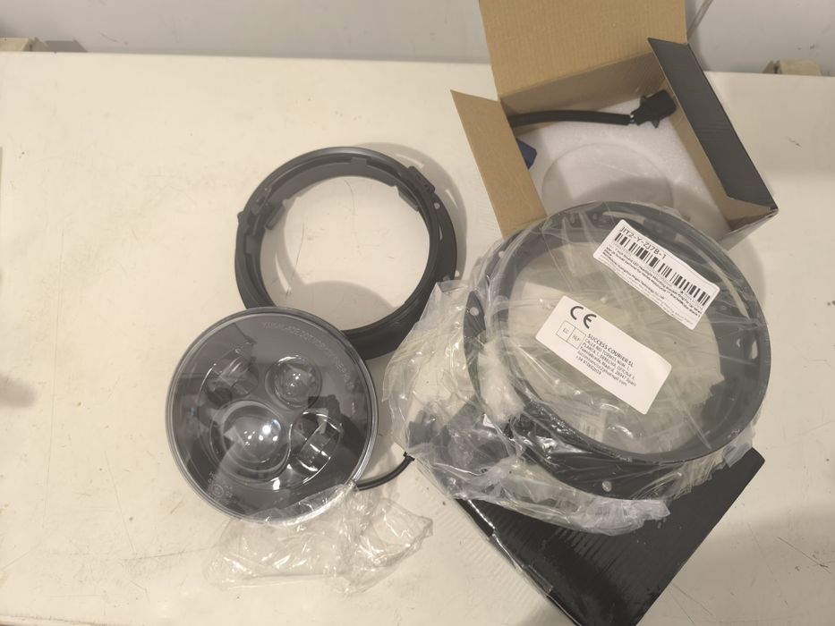 Faróis LED para Suzuki SJ410, 413 e Santana com suporte