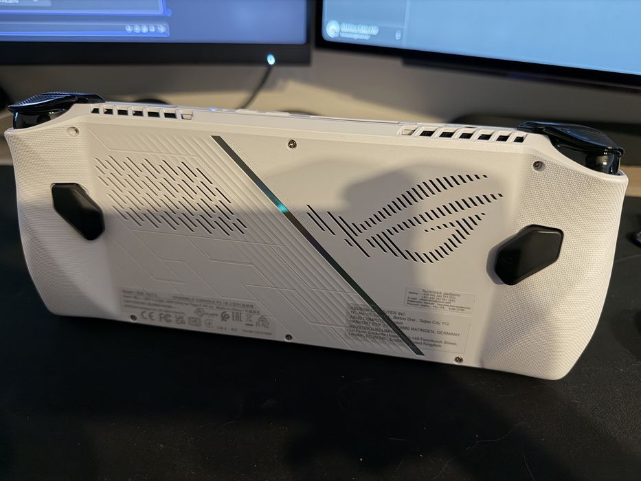 ASUS ROG Ally Z1 Extreme – 1TB - Impecável