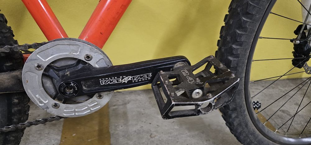 Bike dirt jump planet x. Marzocchi bomber
