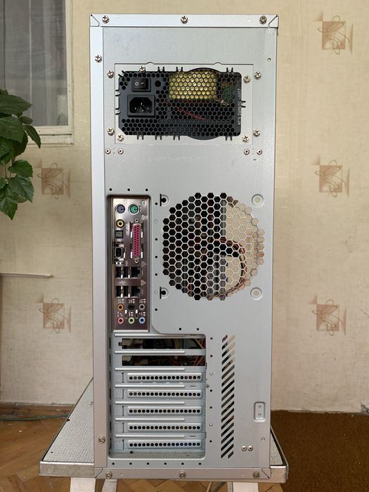 Chieftec корпус + решта