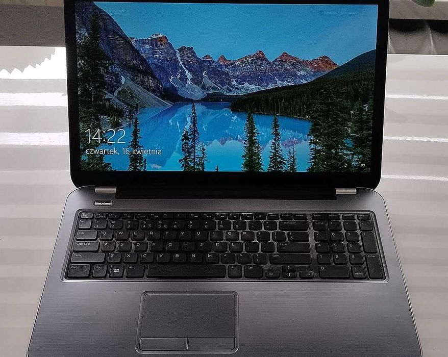 Laptop Dell5737  i7 SSD128GB IntelHD + Radeon R9 M200X 2GB 8GB ram FullHD 17'3 cala Win 10