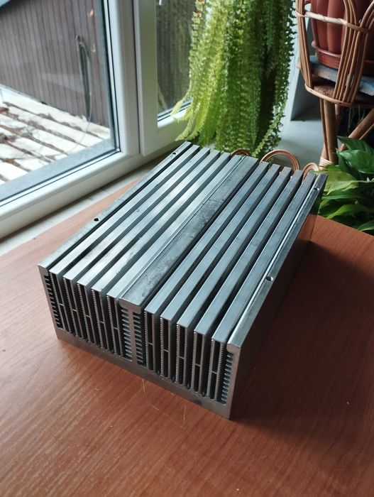 Radiator 24 x 16 x 8,5 cm / 4kg / Aluminium