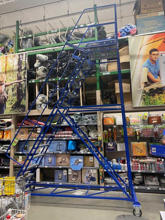 Палетні стелажі на склад. Консольні стелажі. Поличні підсилені.Драбини