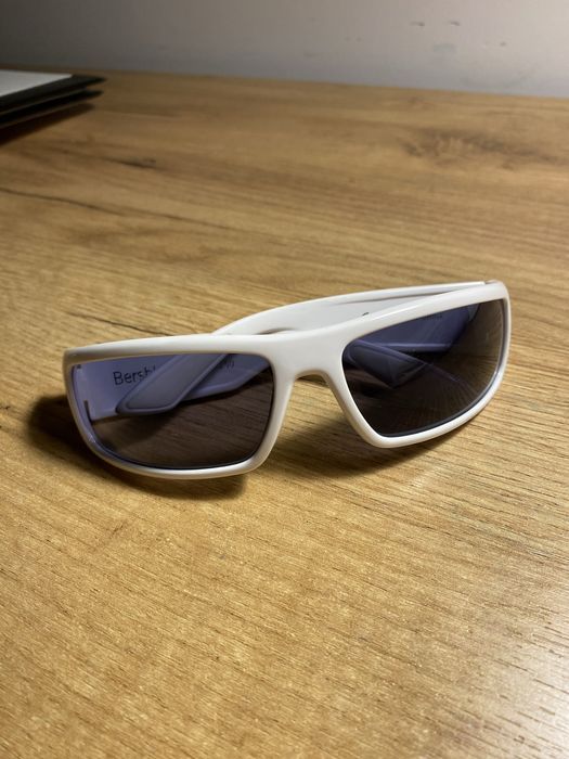 Okulary przeciwsloneczne bershka