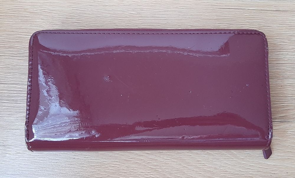 Oryginalny portfel damski Guess