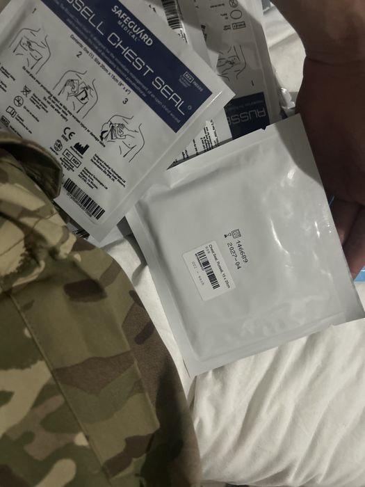Оклюзійна наліпка пов'язка Safeguard Medical Russel Chest Seal - нова, також бандажі