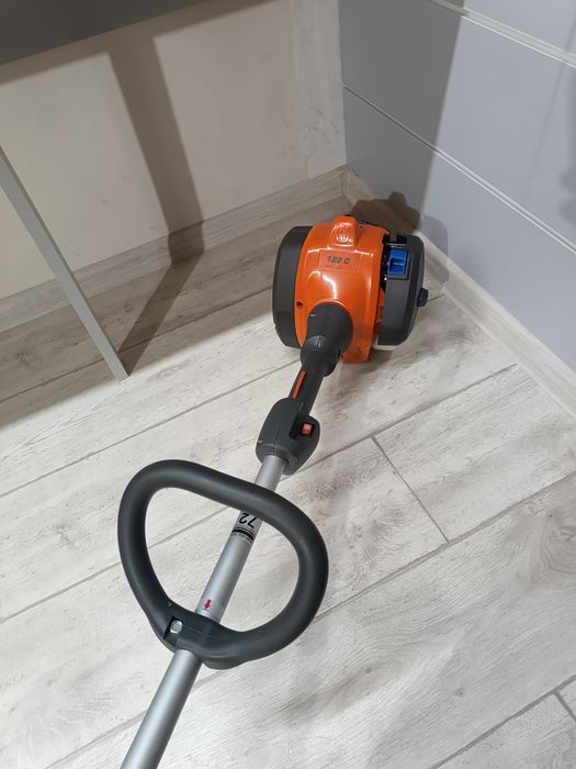 Husgvarna 122 C трімер, бензокоса хускварна