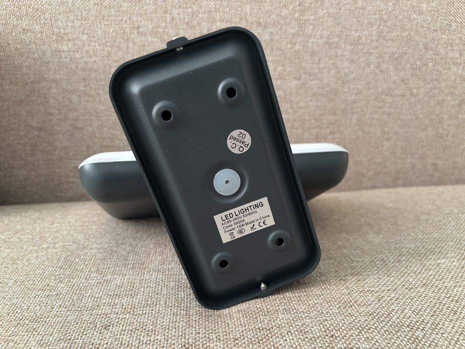 Лампа зовнішня дворова